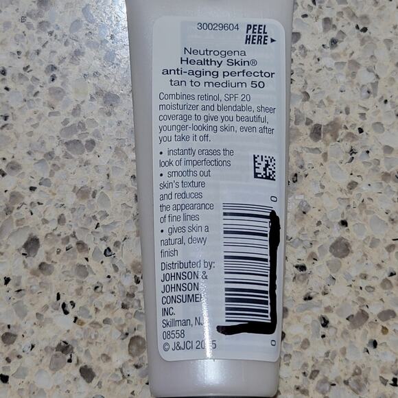 Neutrogena Healthy Skin Anti-Aging Perfector TAN MEDIUM 50 Retinol SPF 20✨️NEW - Picture 4 of 10
